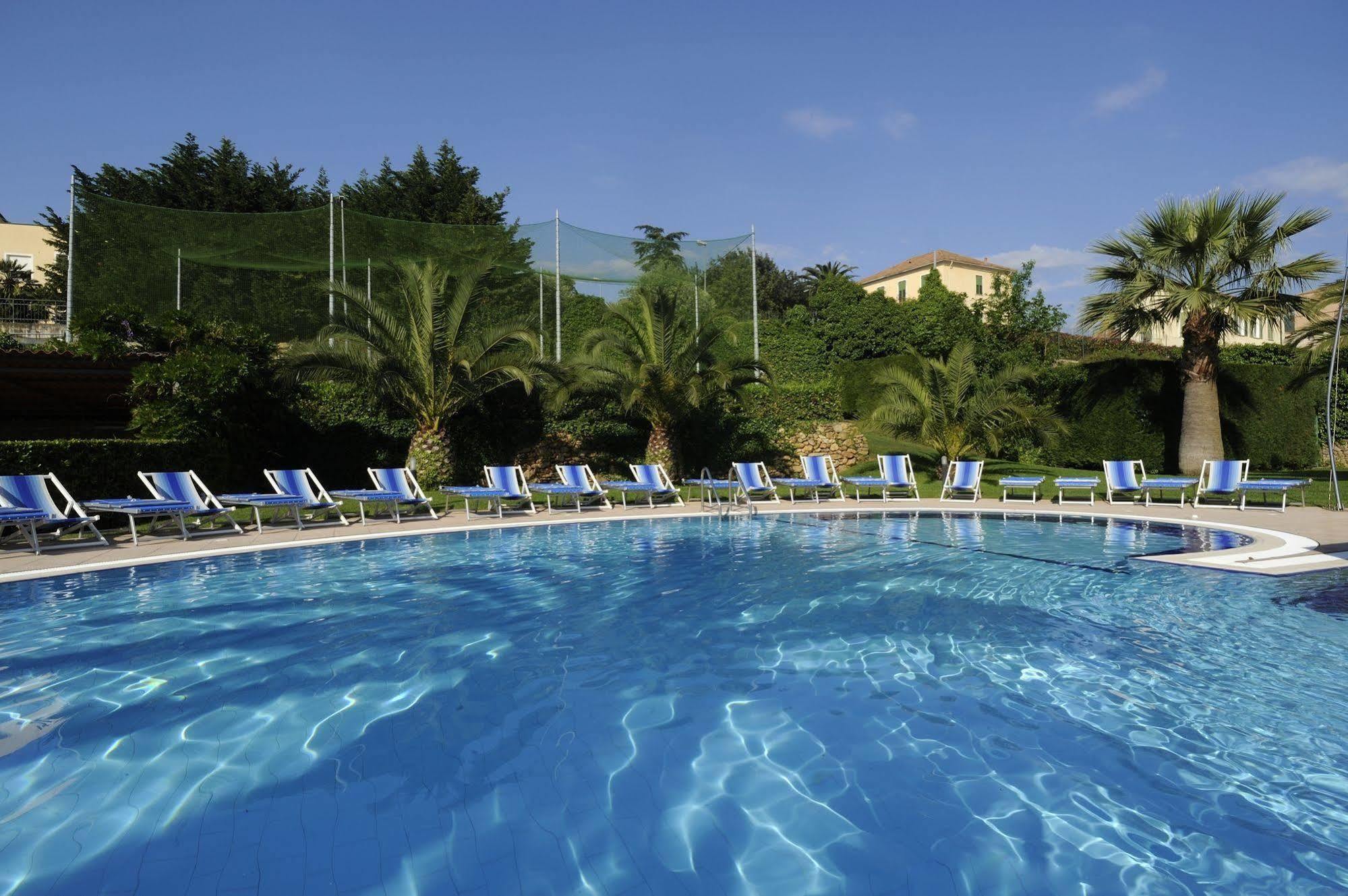 לואנו Residence I Cormorani מראה חיצוני תמונה