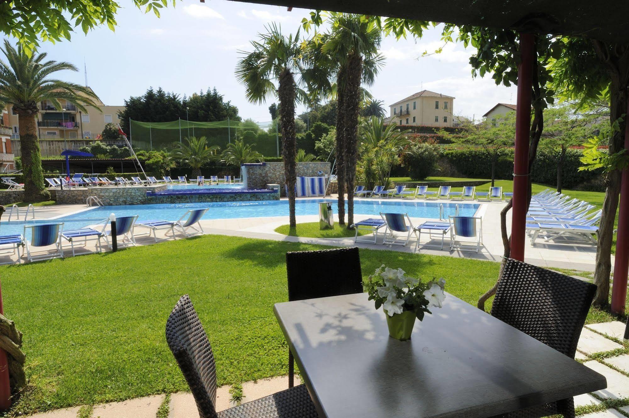 לואנו Residence I Cormorani מראה חיצוני תמונה